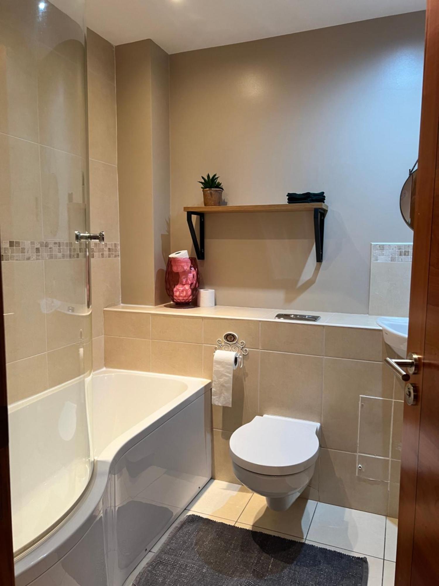 Penthouse Apartment - Town Centre, Sea Views, Secure Parking Portrush Exterior foto